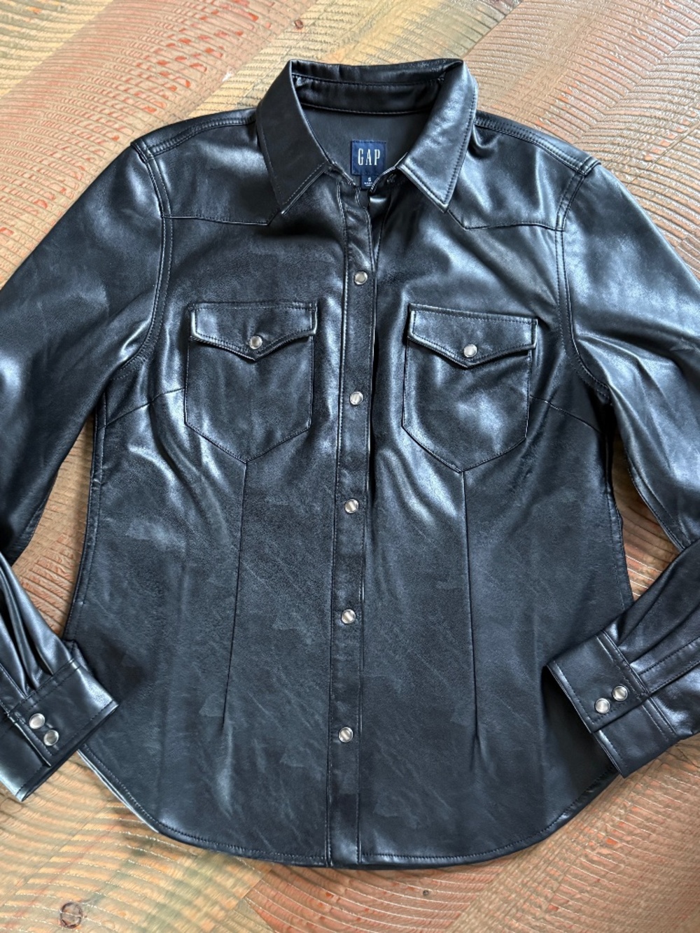 NWT Gap Faux Leather Western Pearl Snap Button-Down Shirt Jacket, size Small